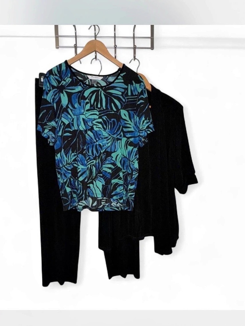 Tan Jay Floral 3 Piece Set in Black & Blue